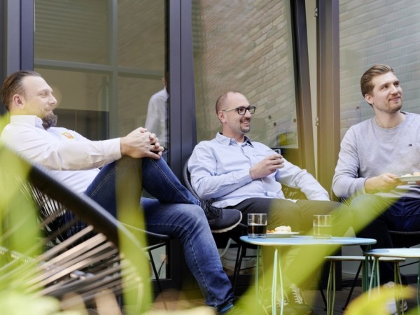 STB Mitarbeiter Buero 220323 HMP2235